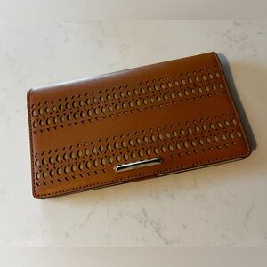 Stella & Dot Tan Wallet